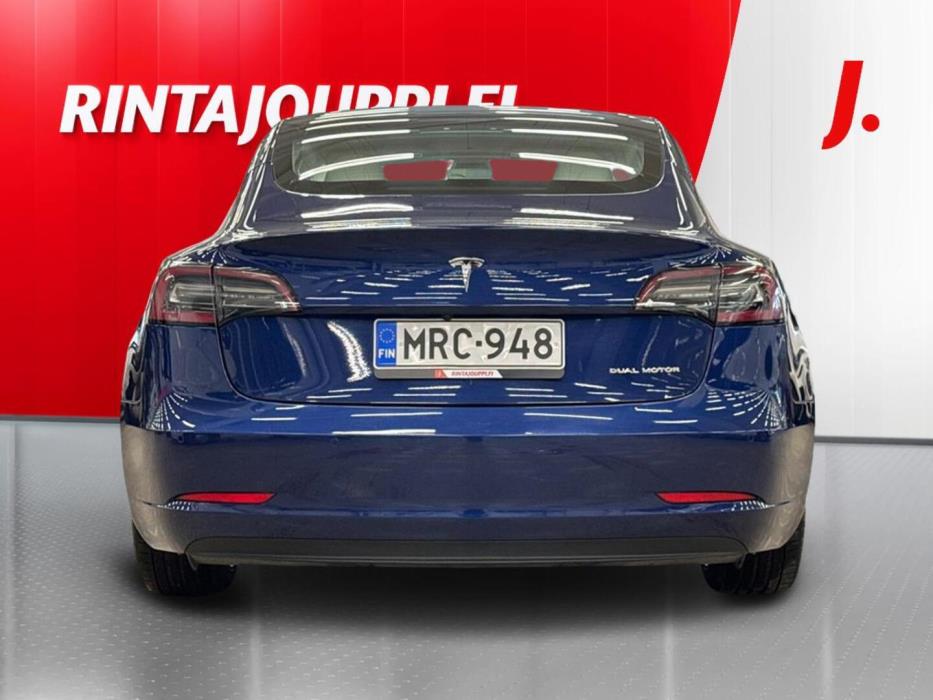 TESLA Model 3 2021