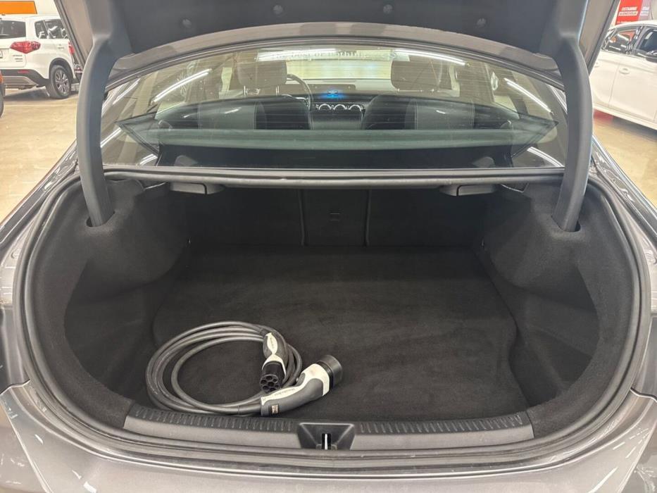 MERCEDES-BENZ A 2021