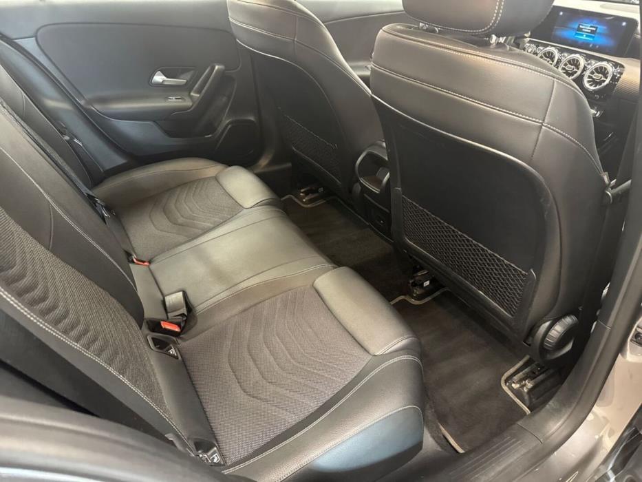 MERCEDES-BENZ A 2021
