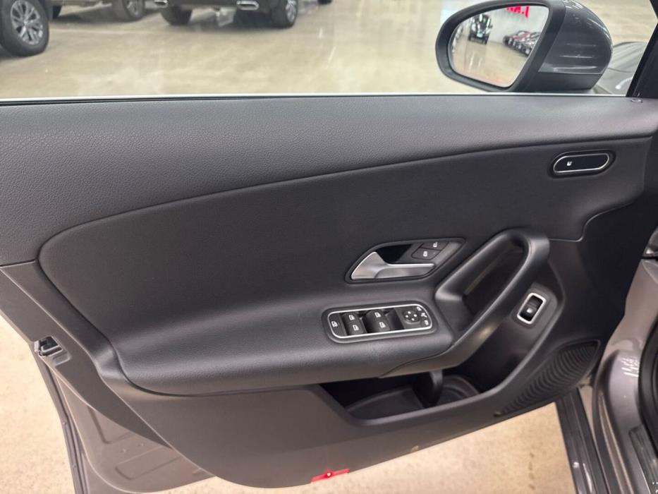 MERCEDES-BENZ A 2021