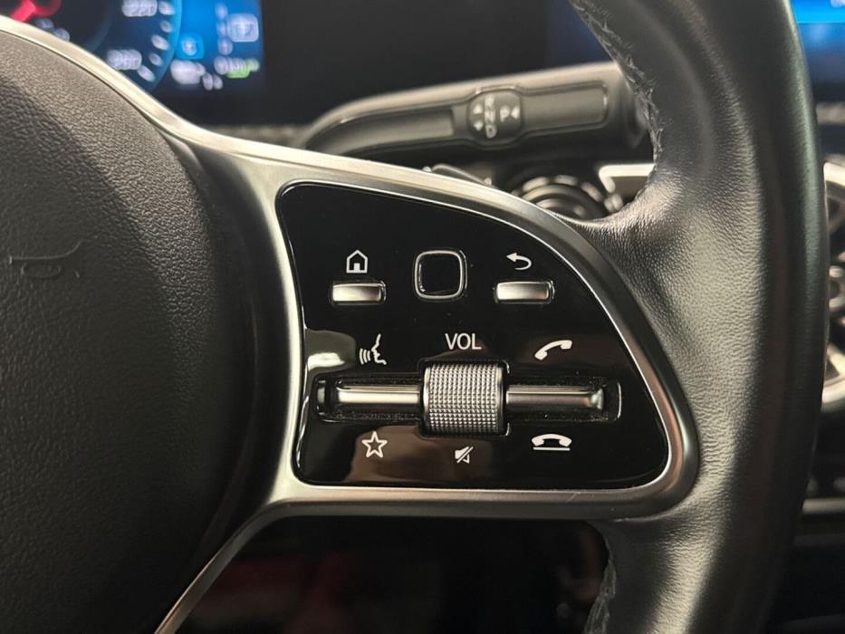 MERCEDES-BENZ A 2021