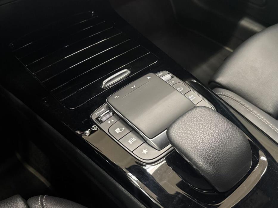 MERCEDES-BENZ A 2021