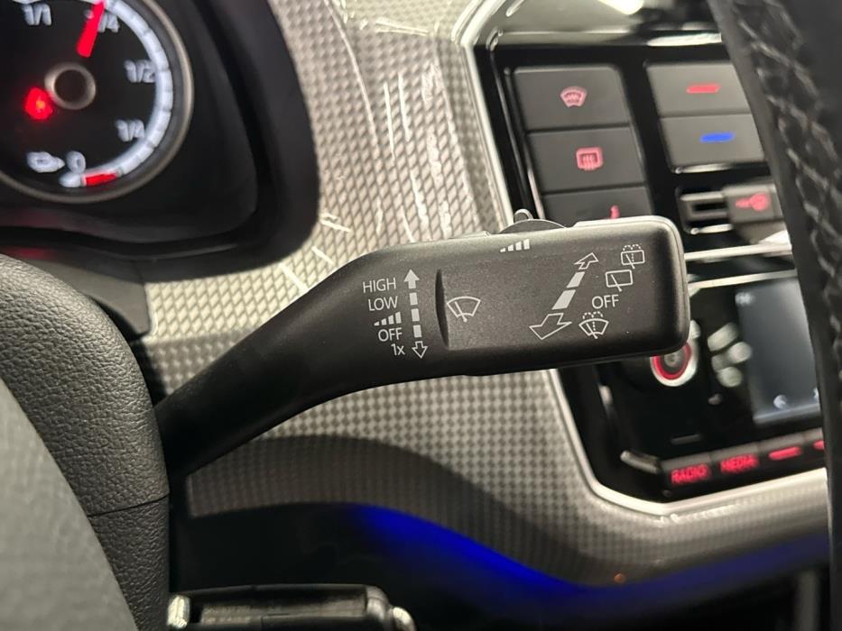 VOLKSWAGEN up! 2018