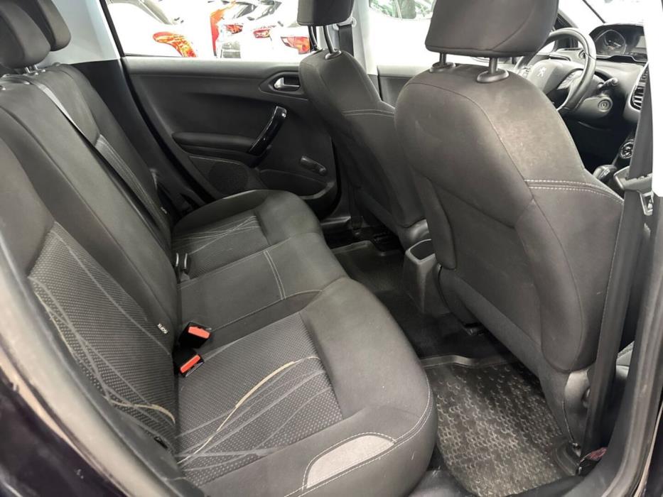 PEUGEOT 208 2014