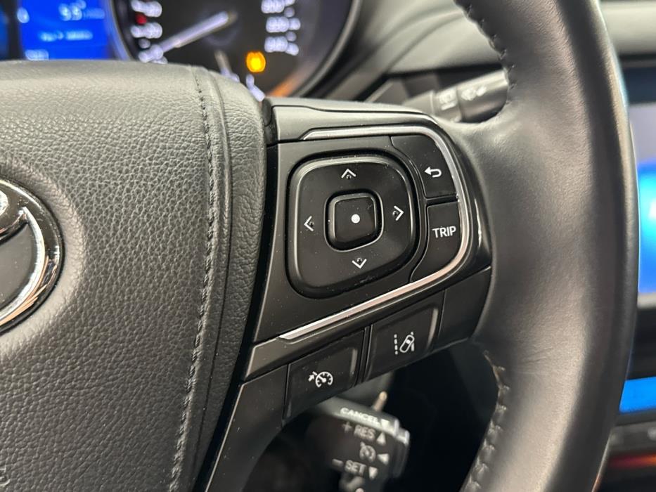 TOYOTA Avensis 2015