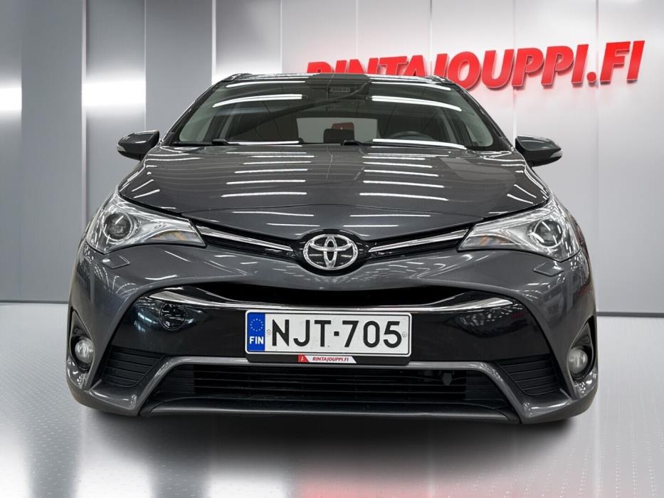TOYOTA Avensis 2015