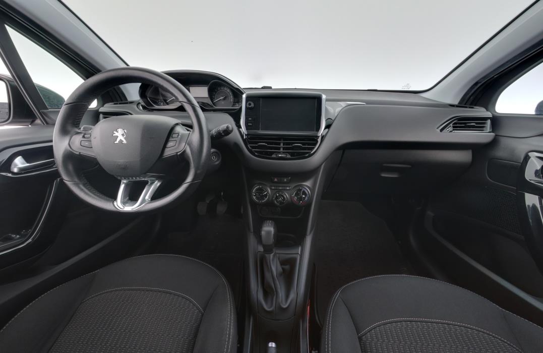 PEUGEOT 208 2018