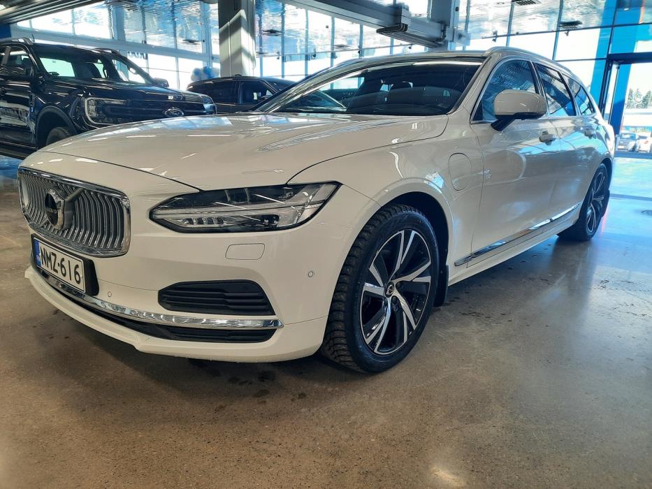 VOLVO V90 2022