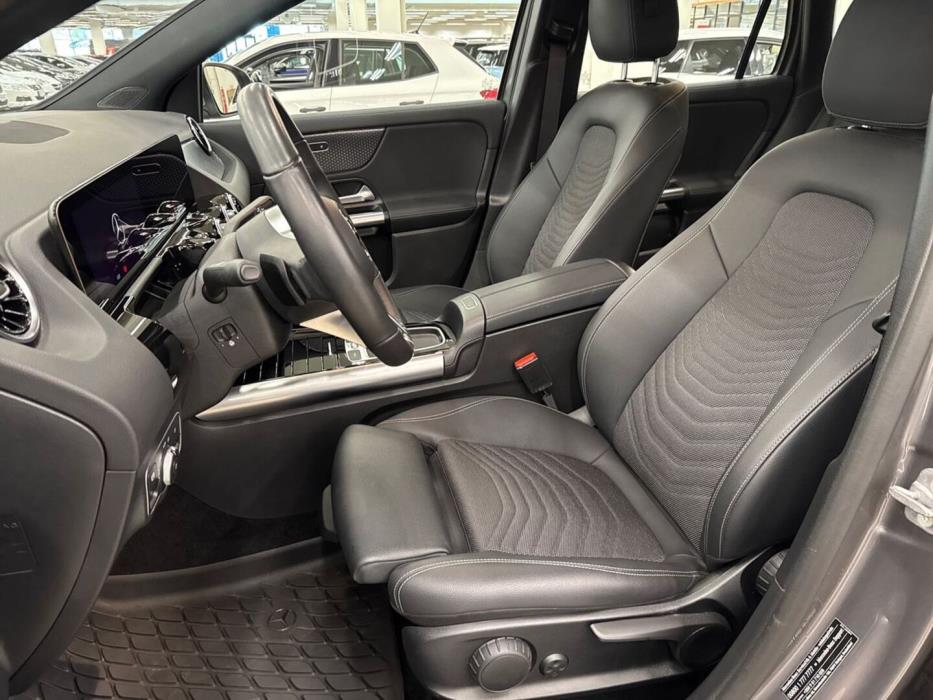 MERCEDES-BENZ GLA 2025