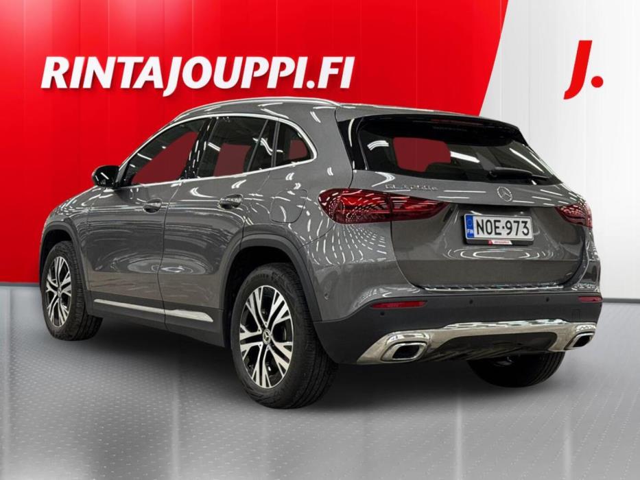 MERCEDES-BENZ GLA 2025