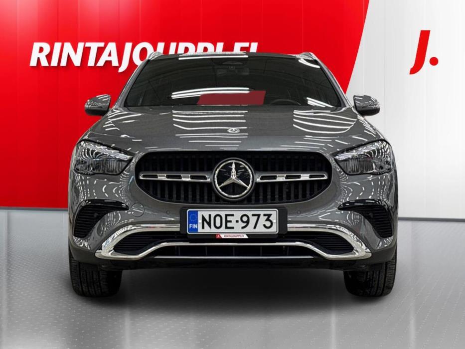 MERCEDES-BENZ GLA 2025