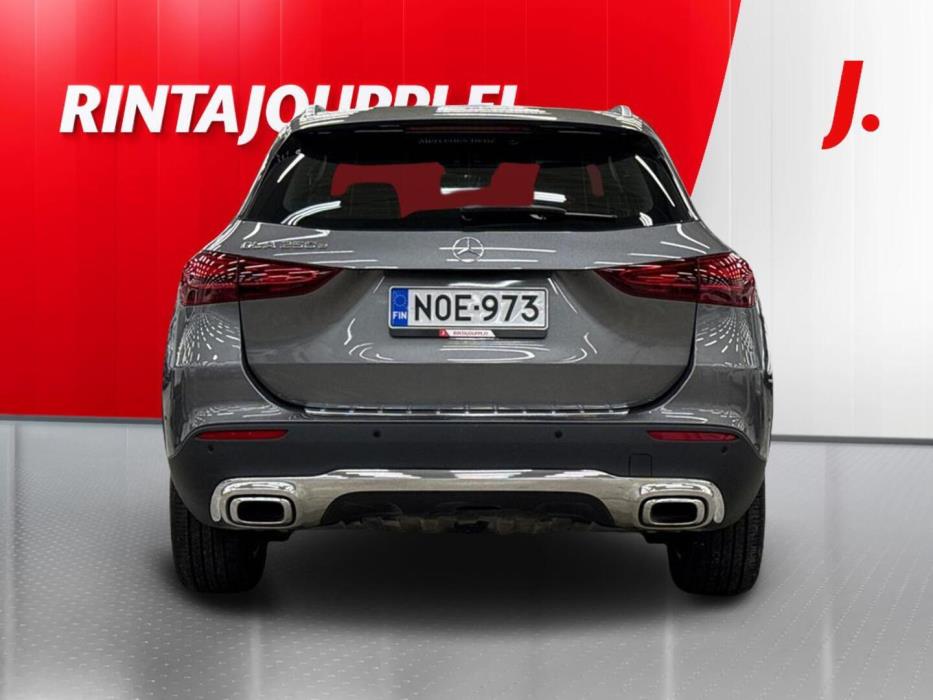 MERCEDES-BENZ GLA 2025
