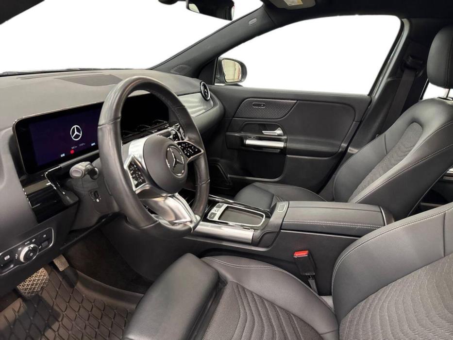 MERCEDES-BENZ GLA 2025