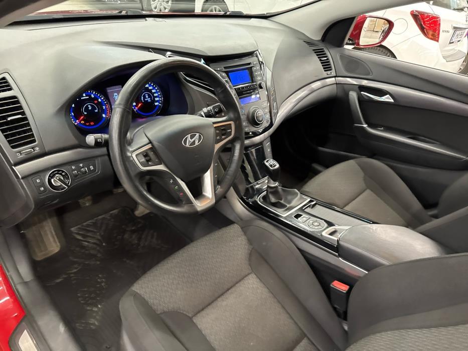 HYUNDAI i40 2012