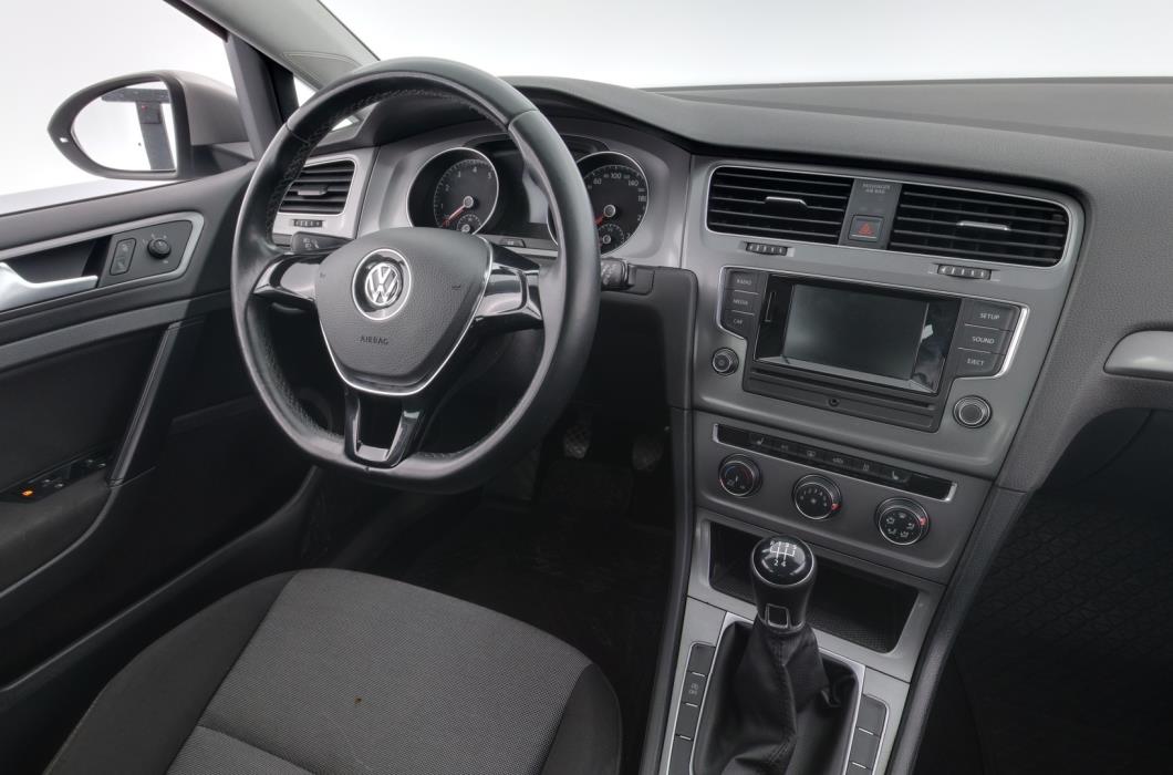 VOLKSWAGEN Golf 2014