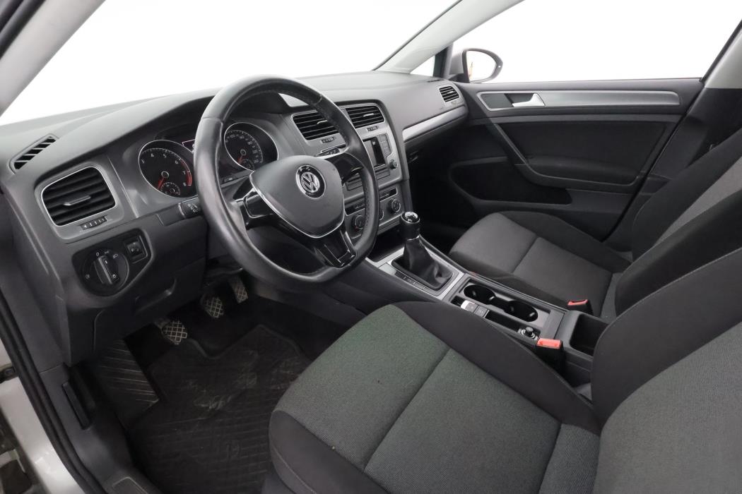 VOLKSWAGEN Golf 2014