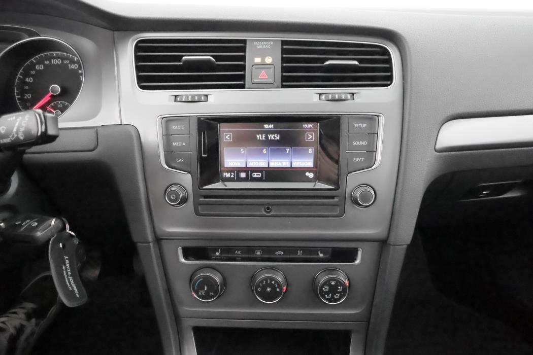 VOLKSWAGEN Golf 2014