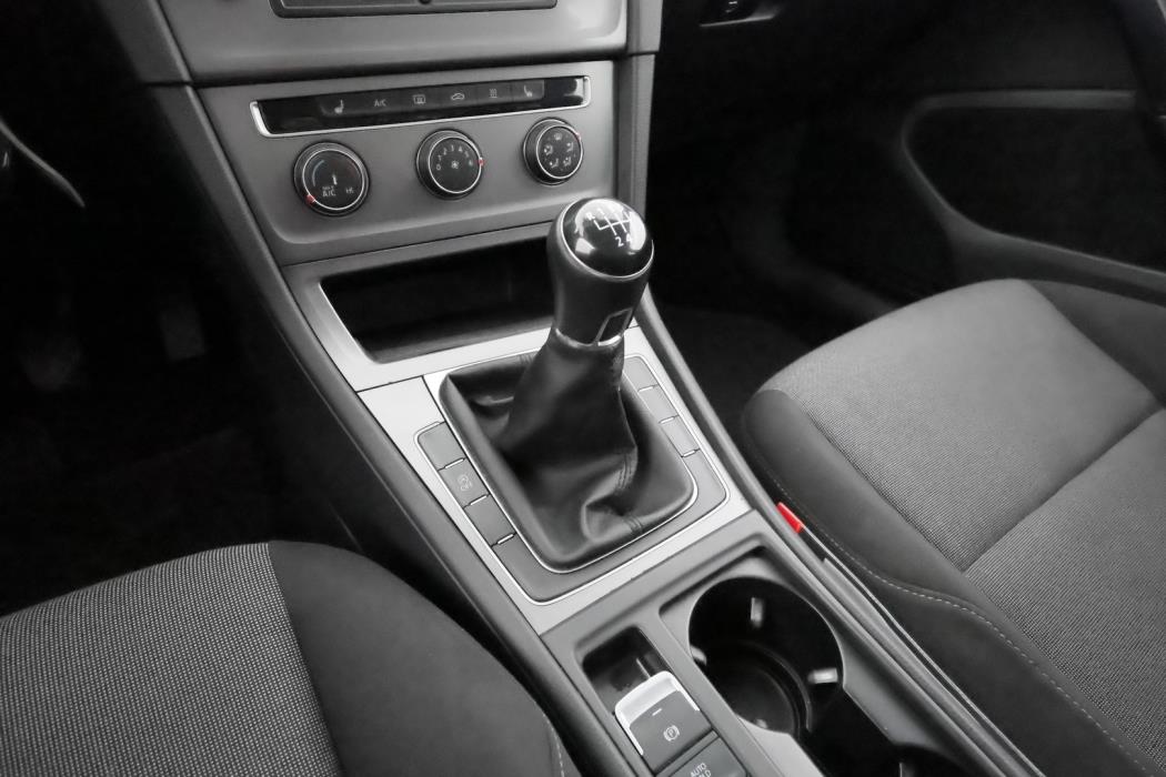 VOLKSWAGEN Golf 2014