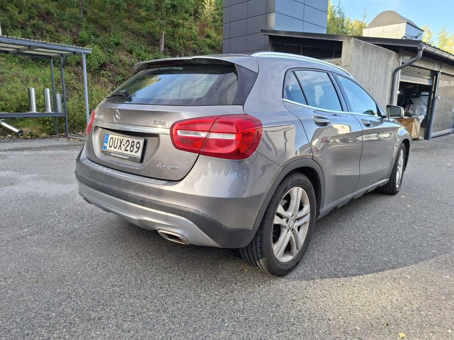 MERCEDES-BENZ GLA 2015