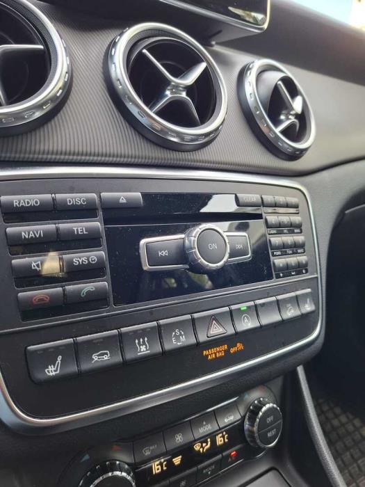 MERCEDES-BENZ GLA 2015