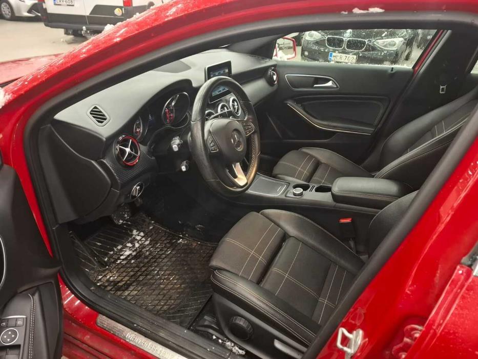 MERCEDES-BENZ A 2016