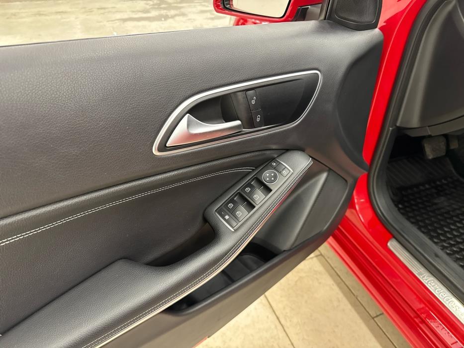 MERCEDES-BENZ A 2016