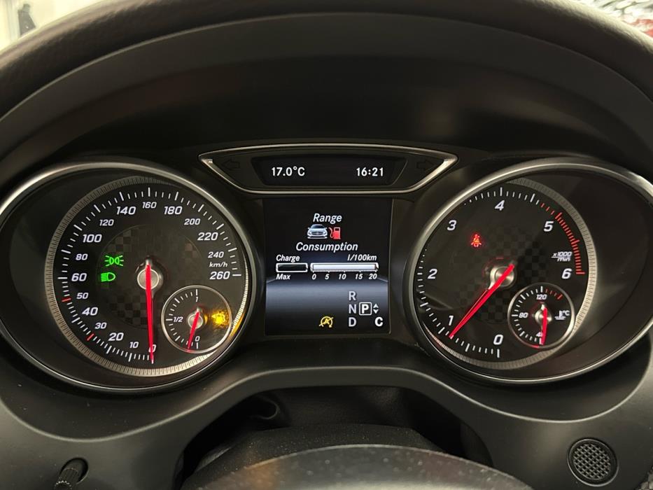 MERCEDES-BENZ A 2016