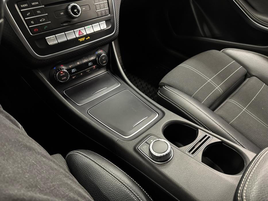 MERCEDES-BENZ A 2016