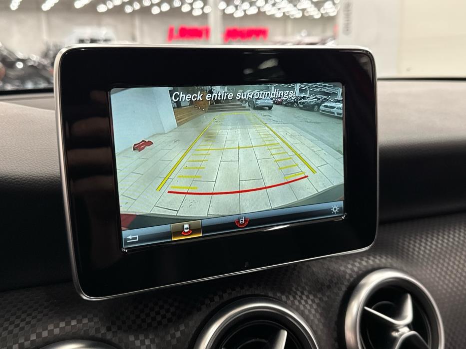 MERCEDES-BENZ A 2016