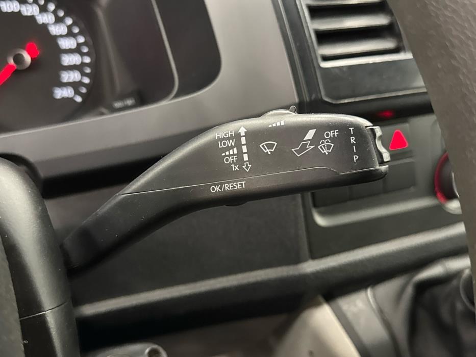 VOLKSWAGEN Transporter 2016