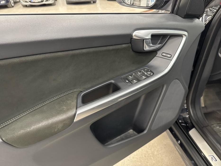 VOLVO XC60 2016