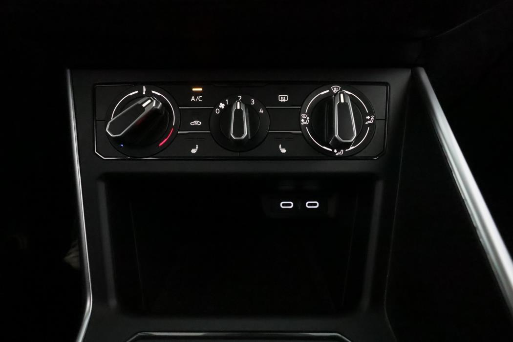 VOLKSWAGEN Polo 2022