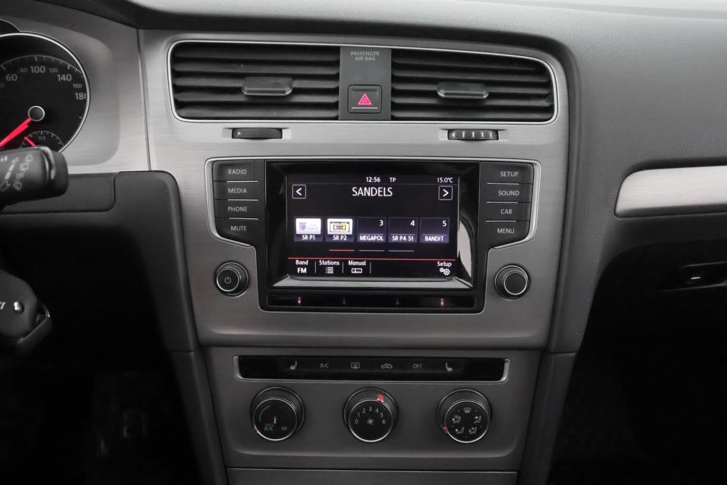 VOLKSWAGEN Golf 2015