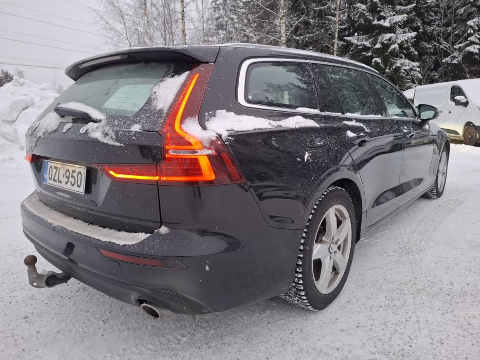 VOLVO V60 2020