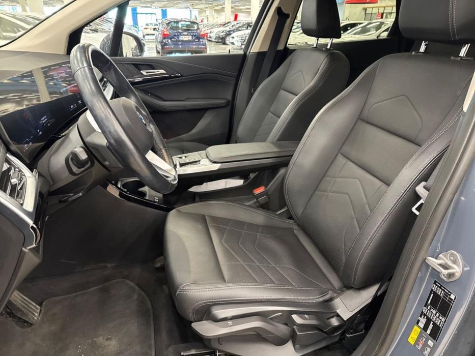 BMW 225 2023