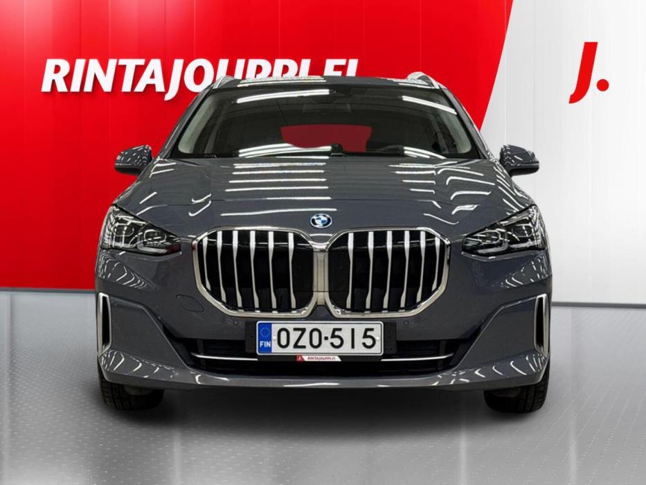 BMW 225 2023