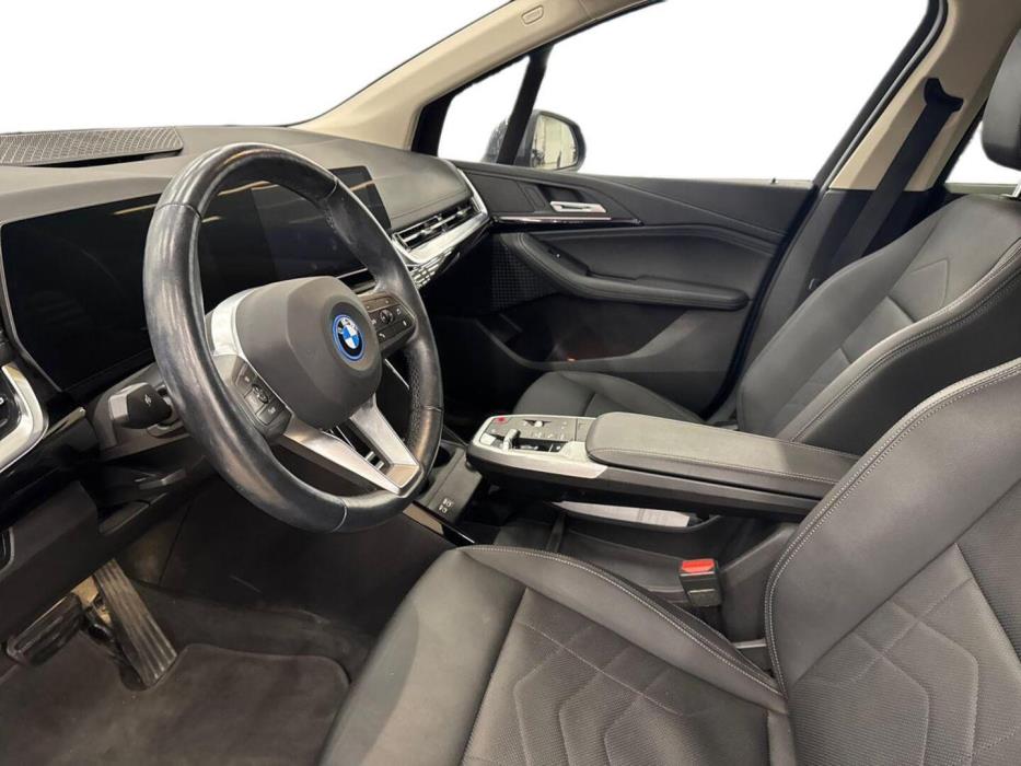 BMW 225 2023
