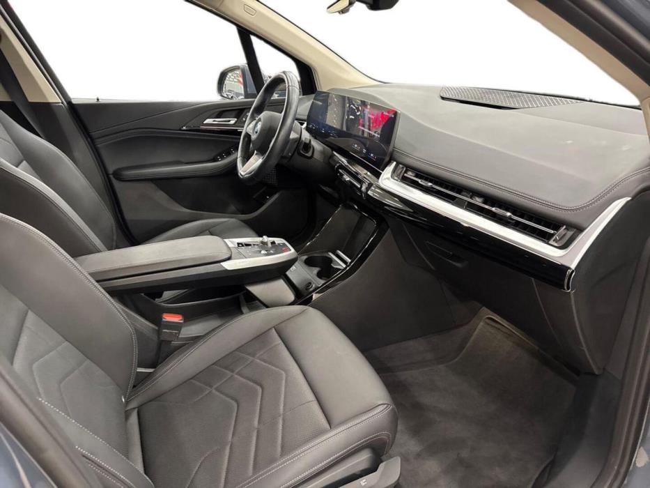BMW 225 2023