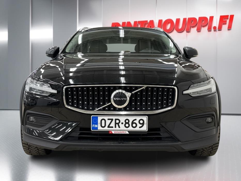 VOLVO V60 Cross Country 2023