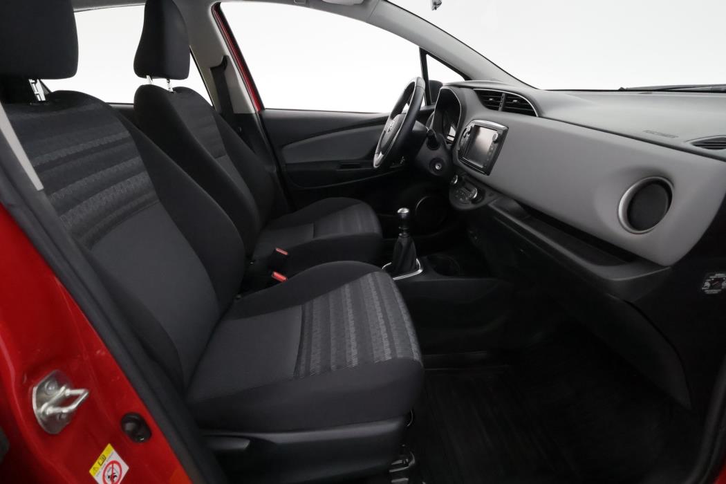 TOYOTA Yaris 2017