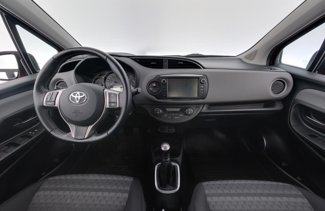 TOYOTA Yaris 2017