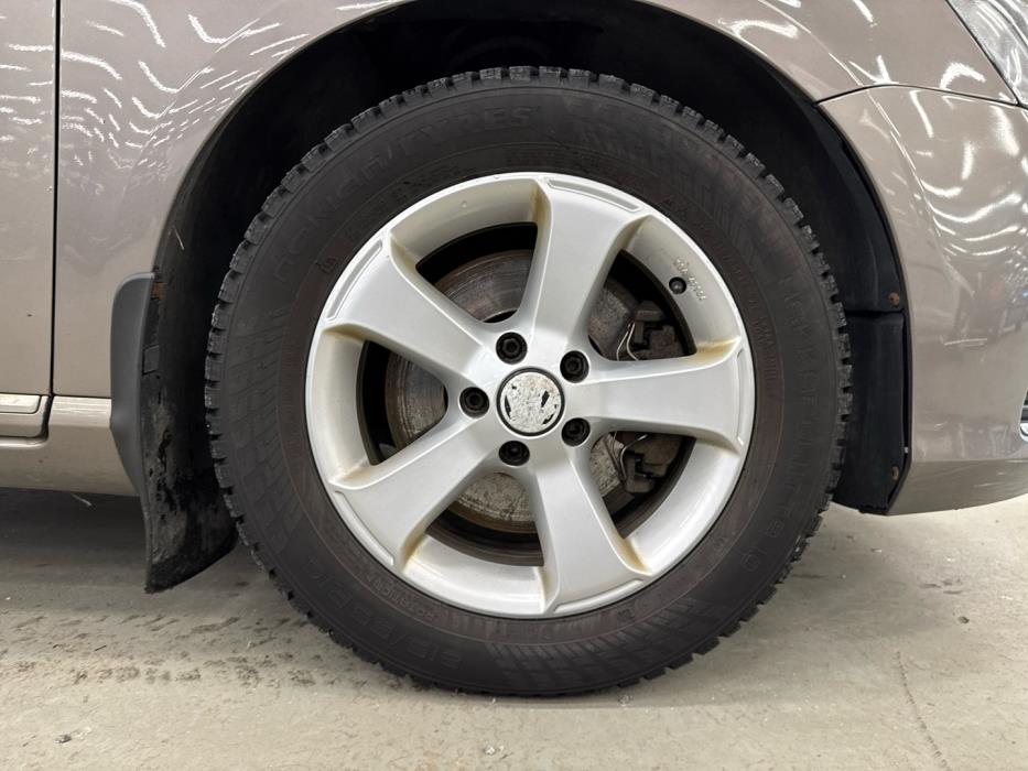 VOLKSWAGEN Passat 2011