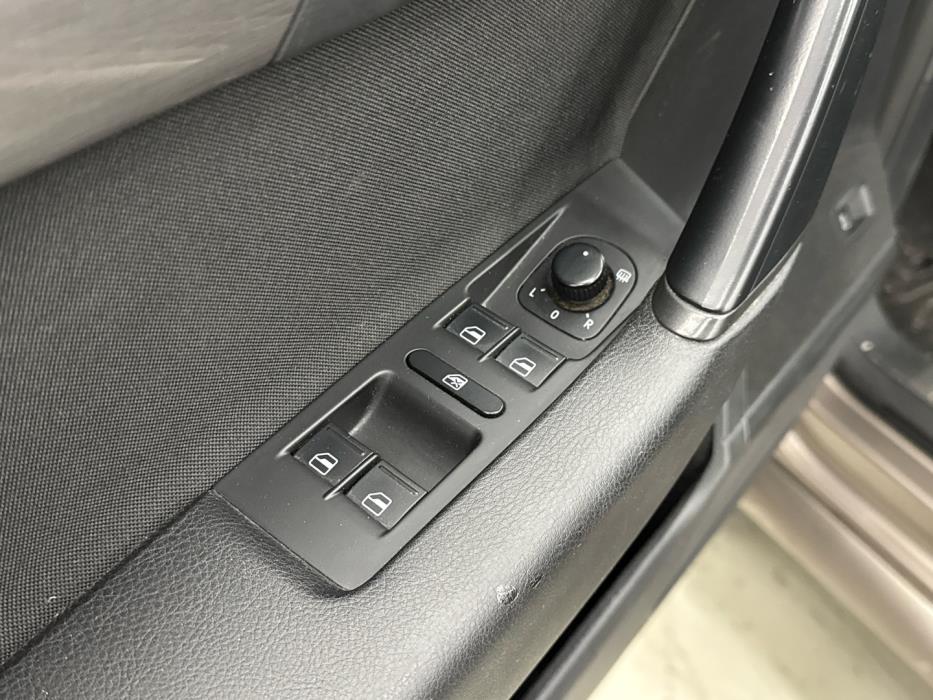 VOLKSWAGEN Passat 2011