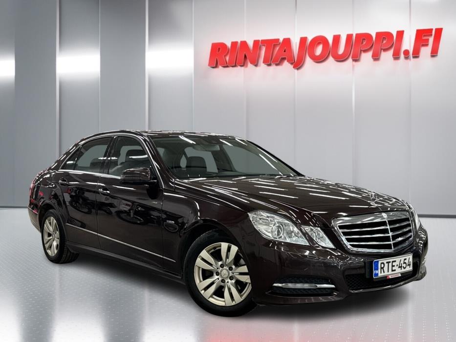 MERCEDES-BENZ E 2011