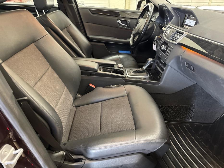 MERCEDES-BENZ E 2011
