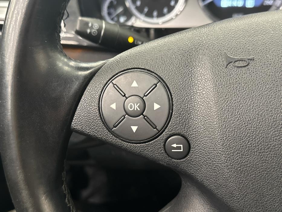 MERCEDES-BENZ E 2011