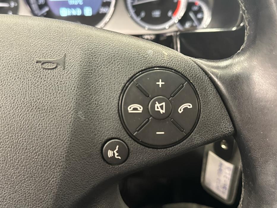MERCEDES-BENZ E 2011
