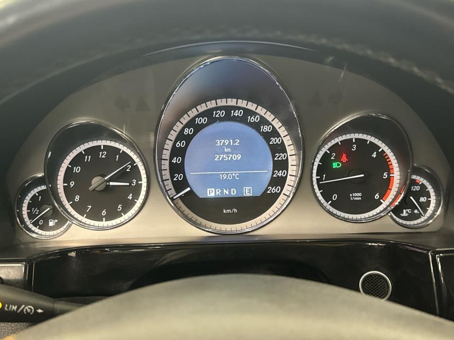 MERCEDES-BENZ E 2011