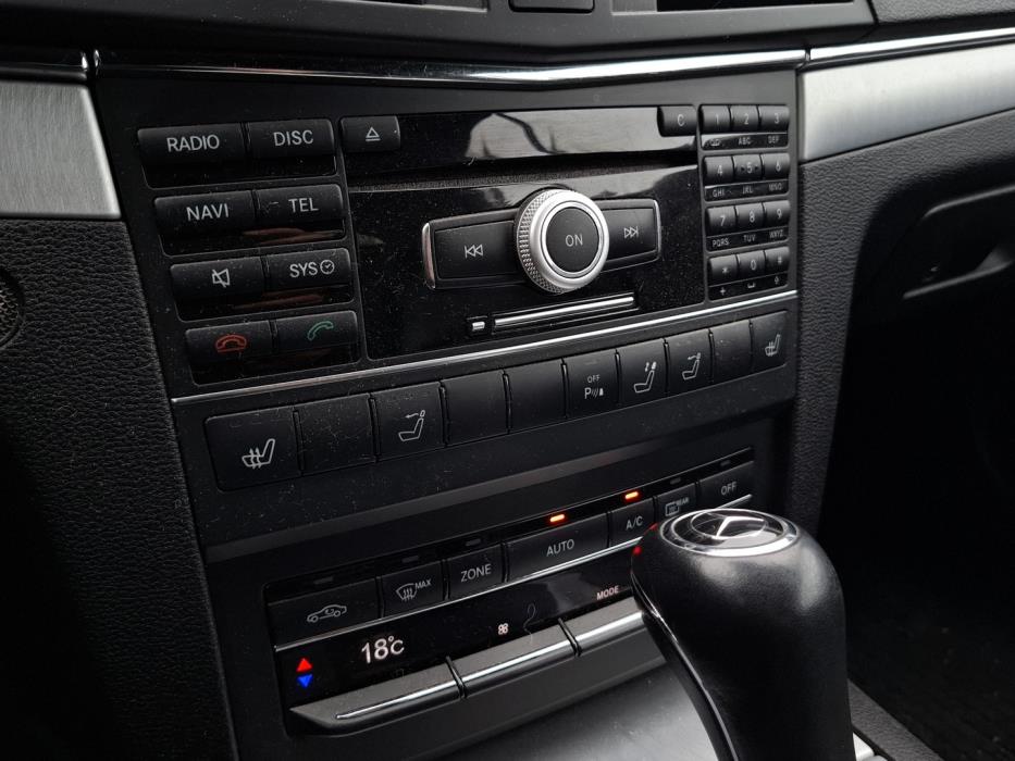 MERCEDES-BENZ E 2011