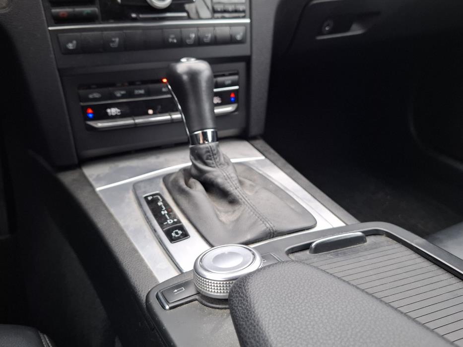 MERCEDES-BENZ E 2011